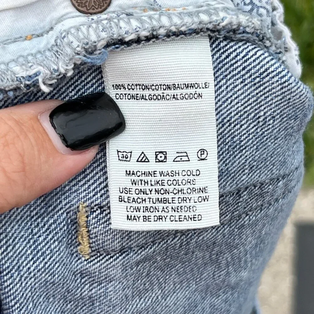 We The Free People Sofia Distressed Denim Shorts Size 27 - Picture 7 of 10